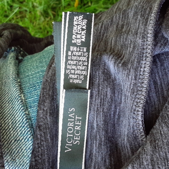 Size S Victoria's Secret gray an black workout sports bra - Picture 4 of 15